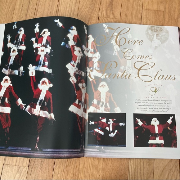 Vintage Radio City Music Hall Bundle: 
2002: 7 items. - Picture 6 of 12